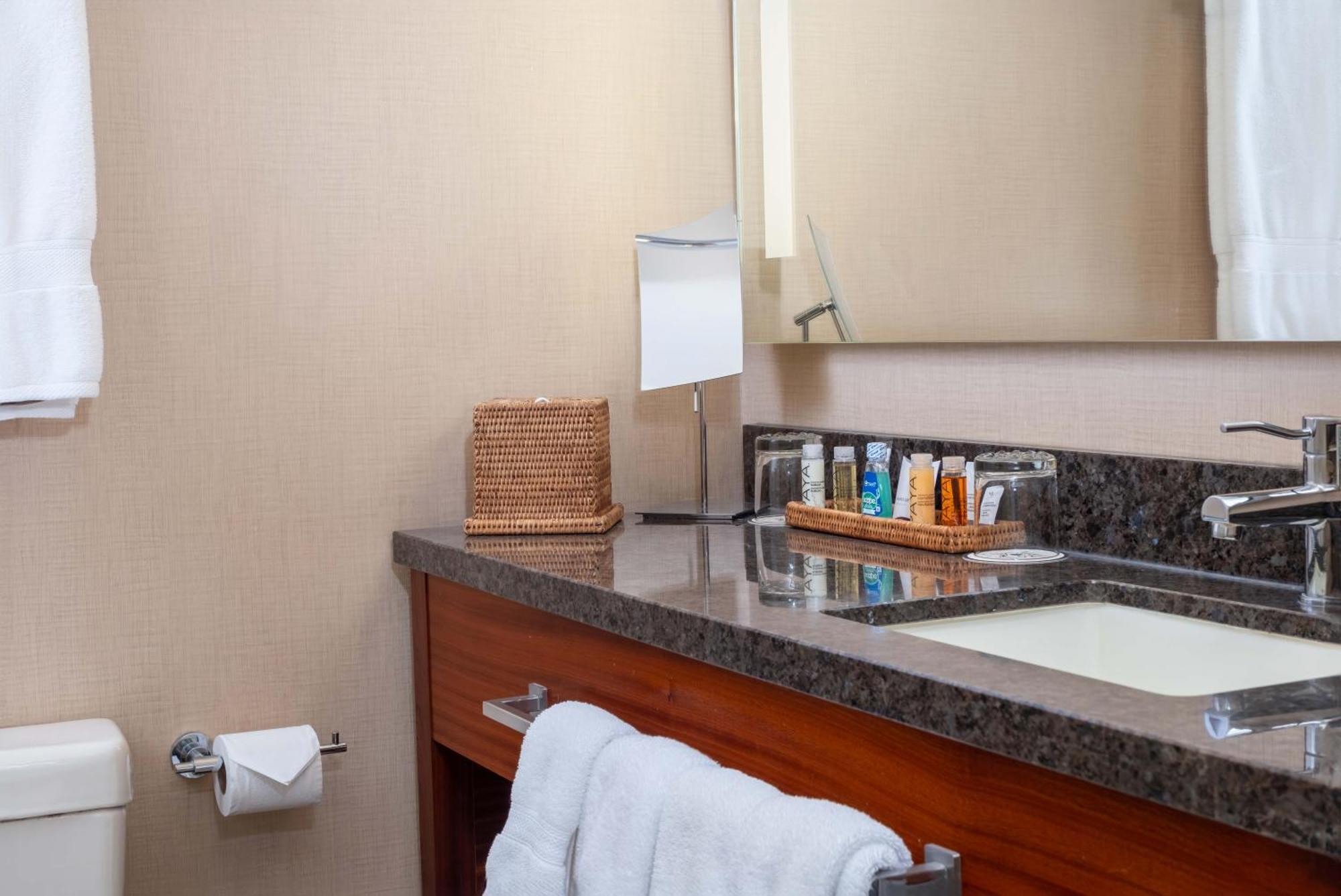 Maui Coast Hotel Кихей Экстерьер фото